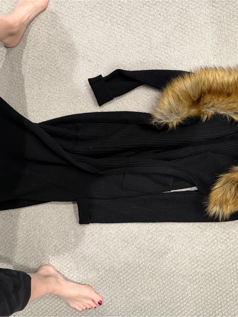 Show me your MUMU Ribbed Coat with Faux Fur Trim - Picture 4 of 4